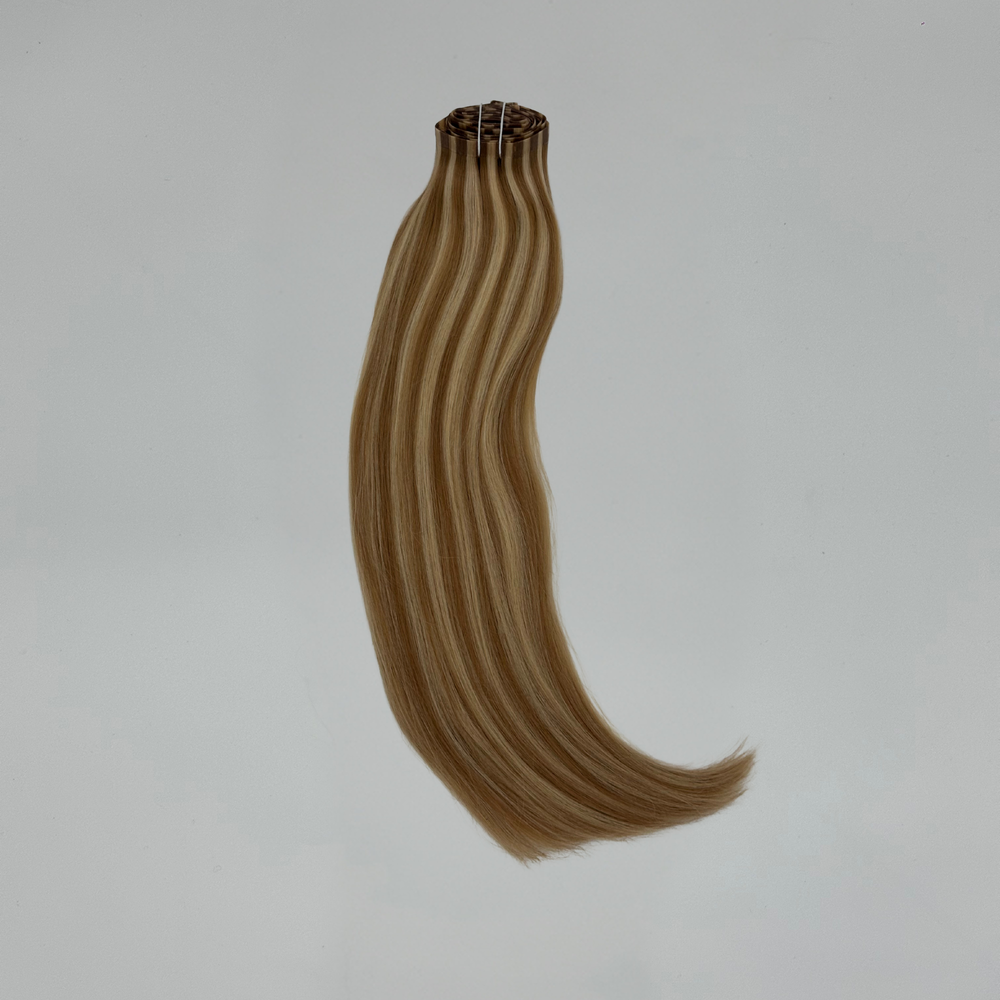 #6 Caramel Blonde – clip-in extensions, i håret